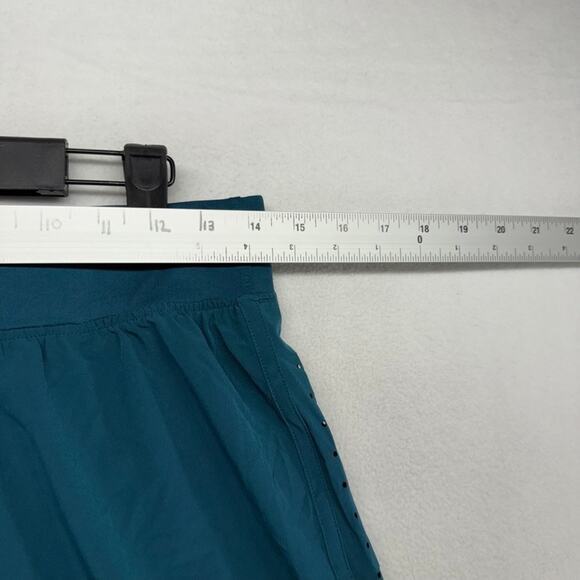 Under Armour Running Shorts Men's medium Fitted Lined Speed Pocket Workout Gym - Picture 3 of 10